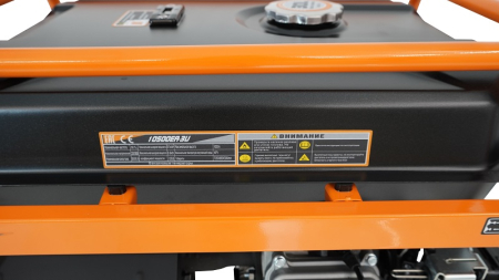 Бензиновый генератор  10500EA-3U с датчиком моточасов (с мощн без огранич при 1-но и 3-х фазном режиме)