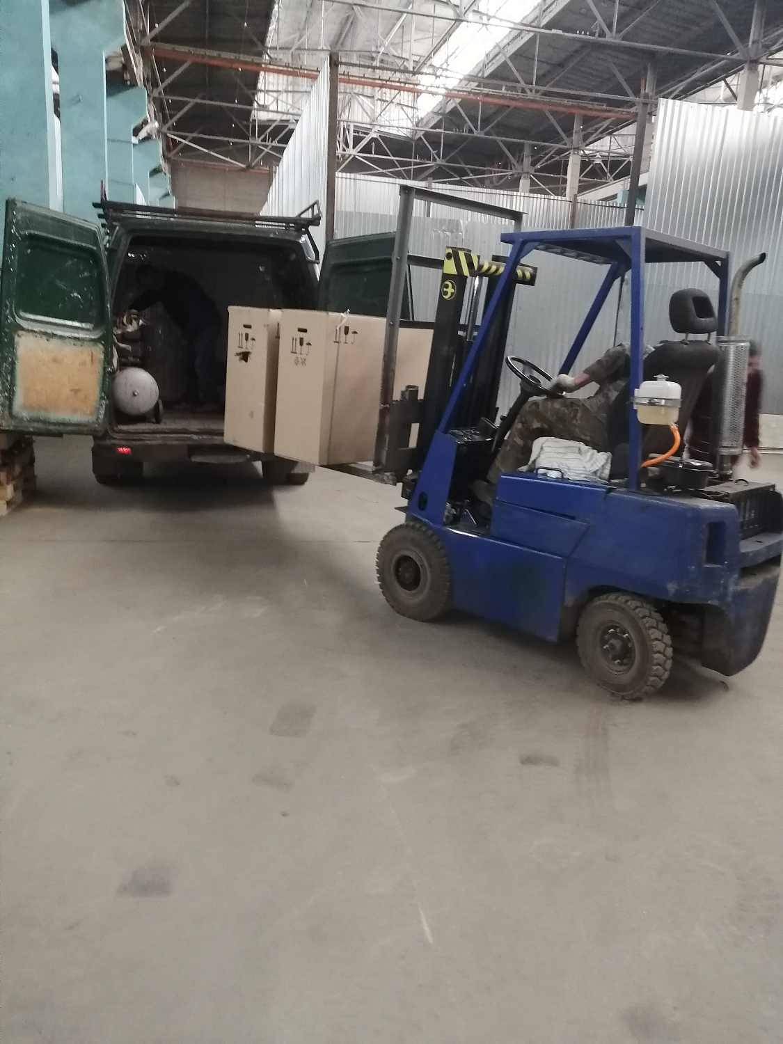 Отгрузка компрессора LB30A на ресивере 100 литров