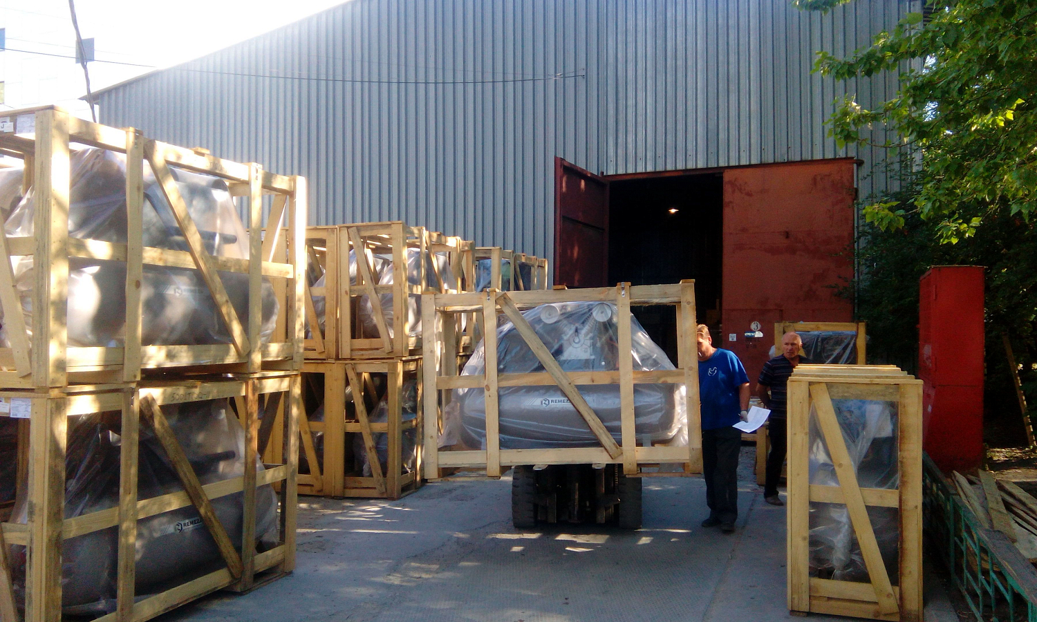 Поставка поршневых компрессоров Remeza СБ4/Ф-270.LB75 и СБ4/Ф-500.LT100 в Краснодар