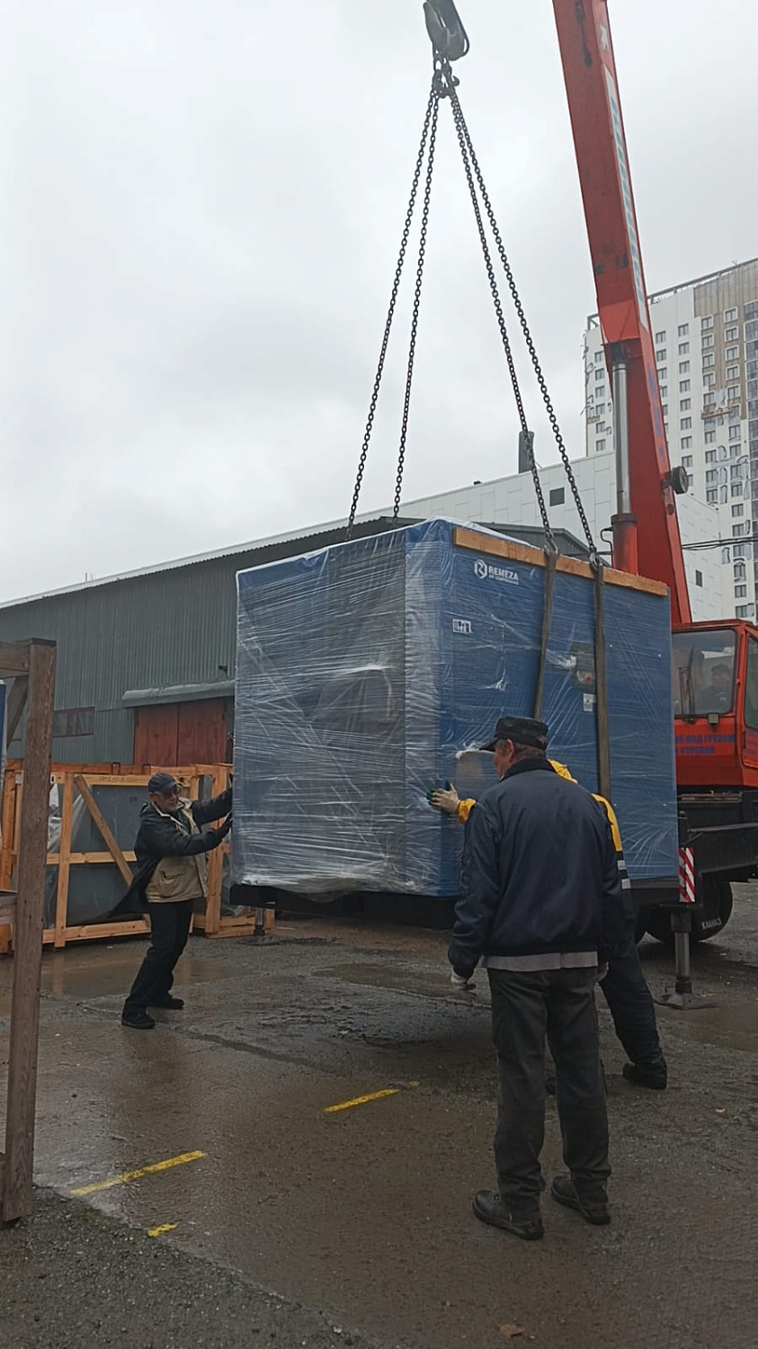 Отгрузка винтового компрессора Remeza ВК220-8 ВС в г. Москва