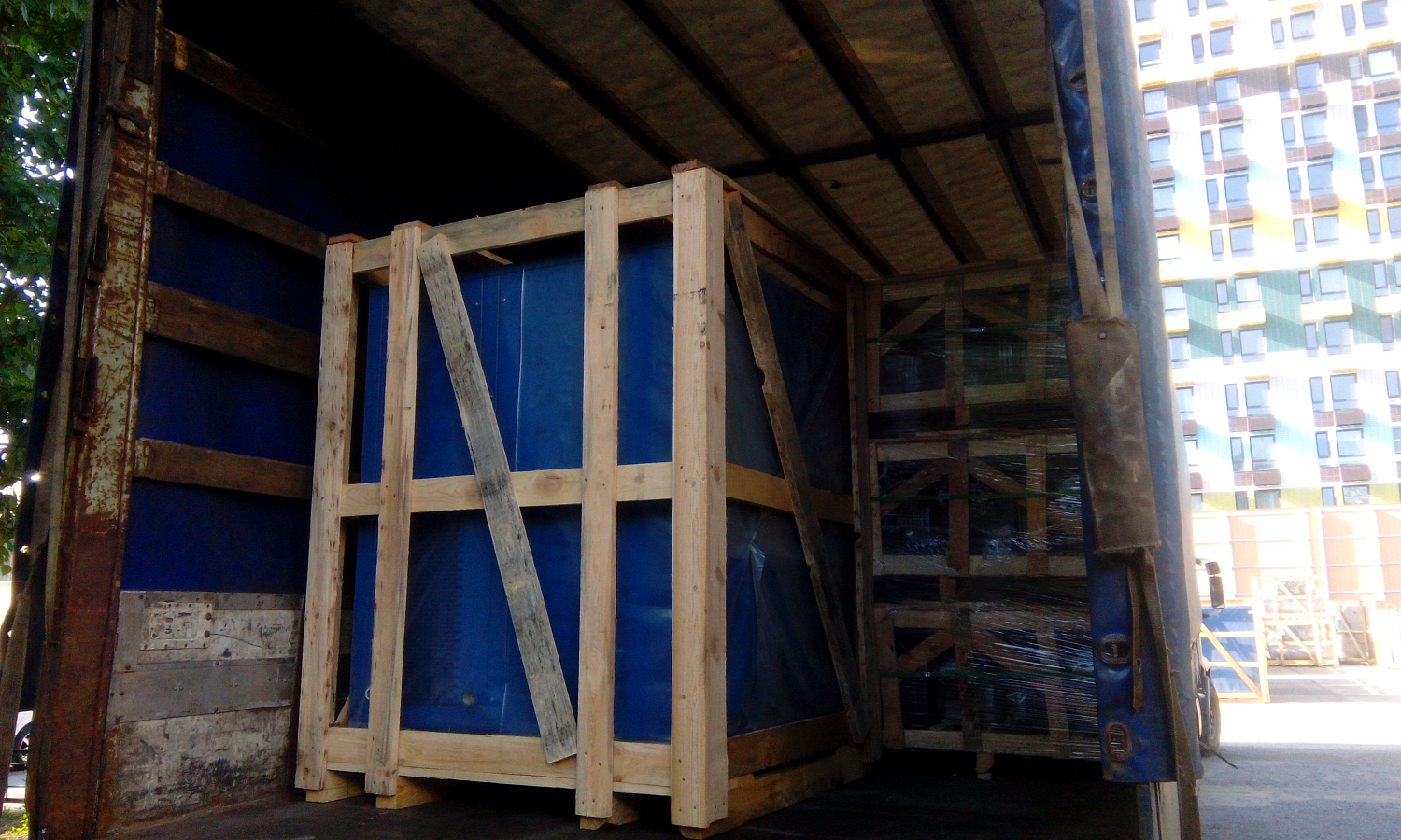 Поступление компрессоров и компрессорных головок Remeza на склад в Москву