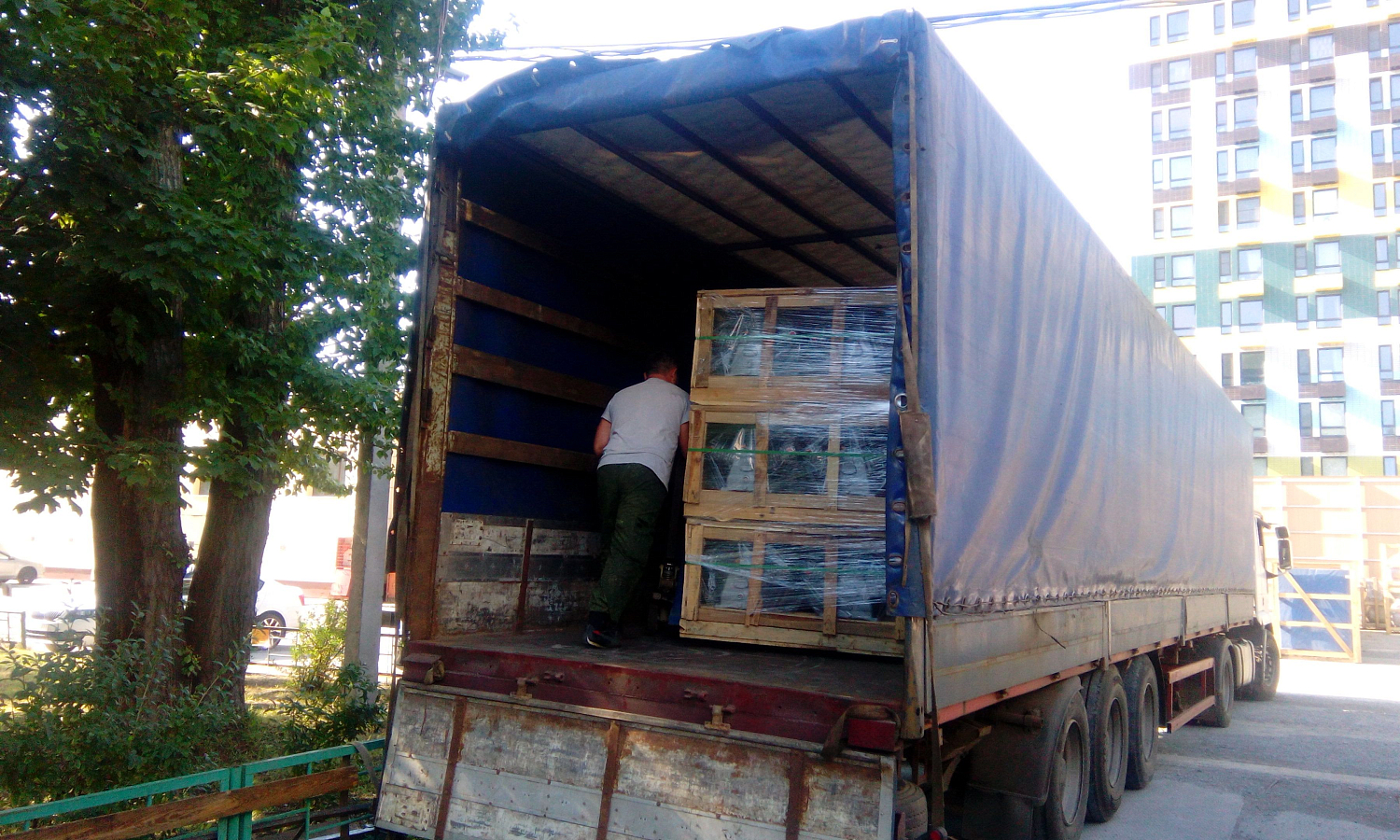 Поступление компрессоров и компрессорных головок Remeza на склад в Москву