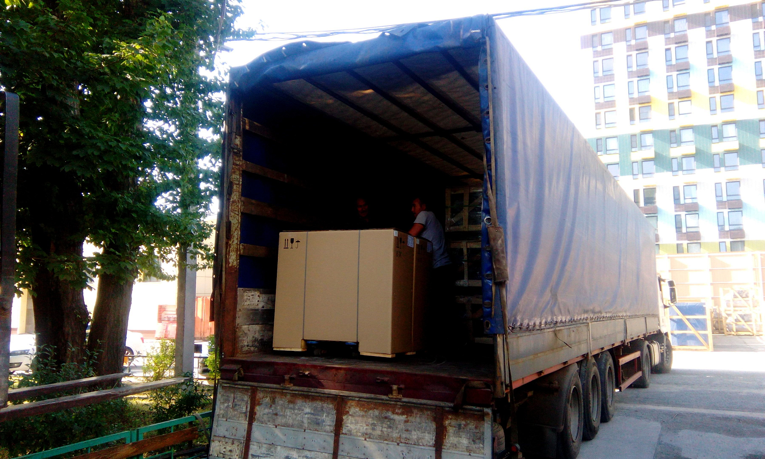 Поступление компрессоров и компрессорных головок Remeza на склад в Москву